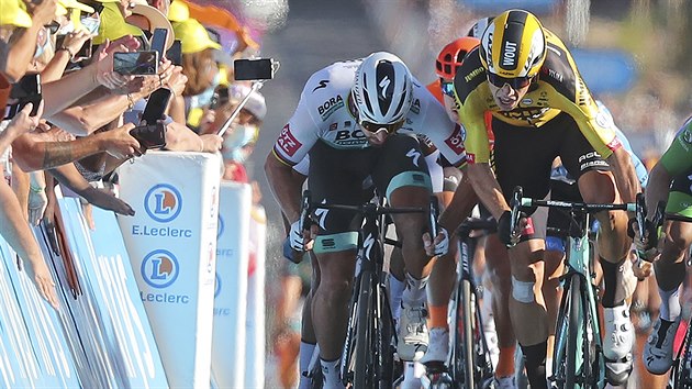 Peter Sagan a Wout Van Aert v závreném spurtu 11. etapy Tour de France