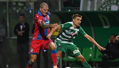 Zleva Zdenk Ondráek z Plzn a Vladislav Levin z Bohemians.