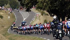 Momentka z devatenácté etapy Tour de France.