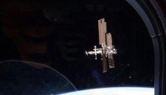 Pohled na stanici ISS ze vzdalujícího se raketoplánu Atlantis | na serveru Lidovky.cz | aktuální zprávy