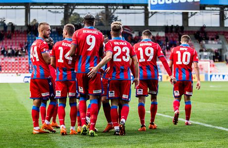 Plzen Doma Sestrelila Brno 4 1 Je Zpatky Na Tretim Miste Sparta Prekonala Pribram A Stale Vede Fotbal Lidovky Cz