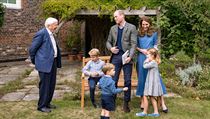 Královská rodina spolu s přírodovědcem Davidem Attenboroughem.