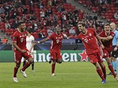Hrái Bayernu slaví gól Martíneze v Superpoháru