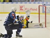 Výborný zákrok branká�e Ji�ího Patery.