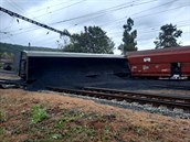 Nedaleko Teplic ve stanici Úpoiny vykolejil nákladní vlak naloený uhlím.