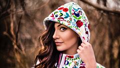 P�vodní funkce ornamentu je magická, ochra�uje své nositele a obyvatele dom�.