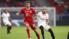 Lewandowski se raduje z jednoho z gól� proti Hert�