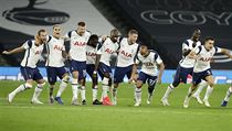 Radost hráčů Tottenhamu po vítězném penaltovém rozstřelu.