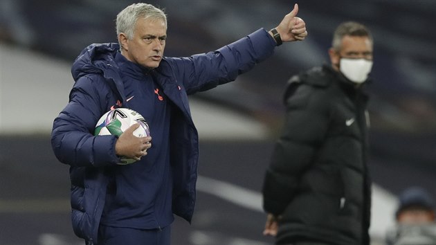 Trenér Tottenhamu José Mourinho.