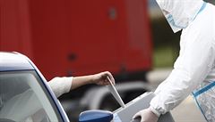 Volby z auta pro izolované v Mladé Boleslavi probíhají u� ve st�edu.