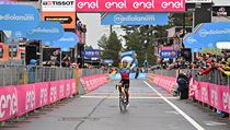 3. etapu Giro dItalia ovldl Ekvdorec Jonathan Caicedo