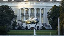 Vrtulnk Marine One odlt od Blho domu s prezidentem Donaldem Trumpem na...