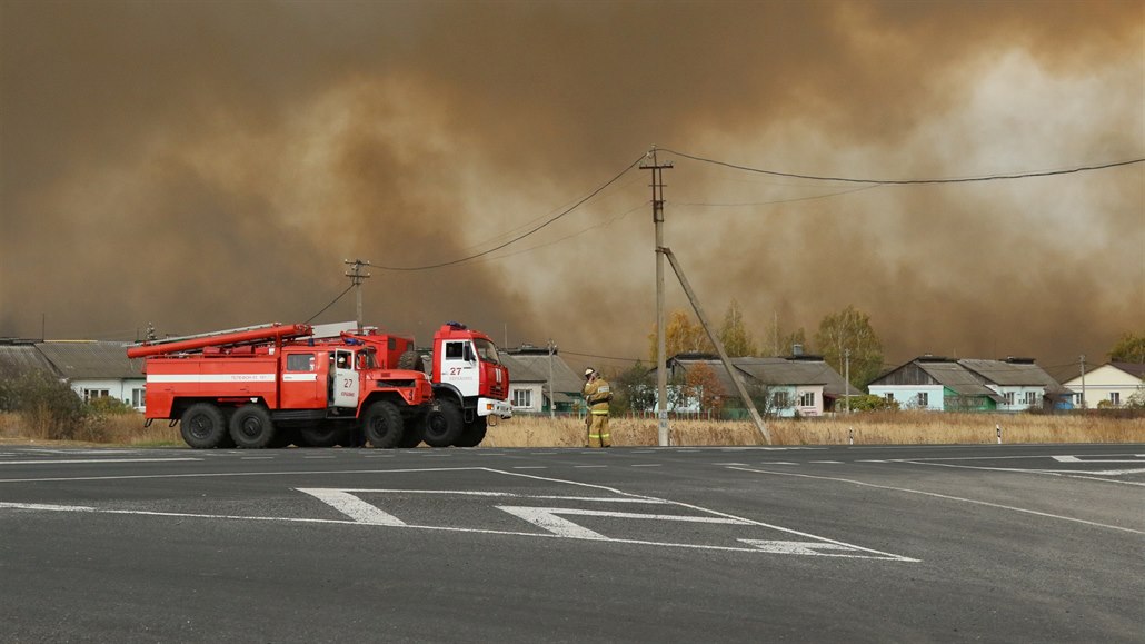 Na místě v ruské Rjazaně zasahovaly desítky hasičů.