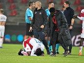 FC Midtjylland v Slavia Praha: zklamaní slávisté po závreném hvizdu.
