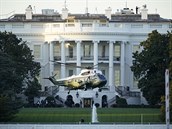 Vrtulník Marine One odlétá od Bílého domu s prezidentem Donaldem Trumpem na...