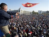 Kyrgyzský prezident přijal rezignaci premiéra a rozpustil vládu, v Bikšeku vyhlásil výjimečný stav