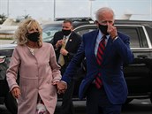Joe Biden s manelkou v Miami.