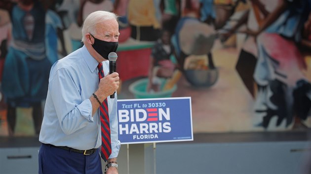 Biden v pondělí 5. října pokračoval ve volební kampani v Miami ve státu Florida.