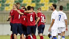 Čeští fotbalisté se radují ze vstřelené branky proti Kypru. | na serveru Lidovky.cz | aktuální zprávy