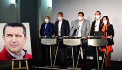 Zprava mluv�í �SSD Eva Gregorová, místop�edseda Ond�ej Veselý, p�edseda Jan...