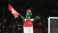 Dvě domácí prohry a dost. Gunnersaurus je zpět, maskot Arsenalu se vrací na Emirates