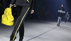 Pa�í�ská p�ehlídka módního domu Kenzo.