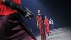 Pa�í�ská p�ehlídka módního domu Kenzo.