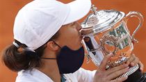 Devatenáctiletá Iga Šwiateková ovládla tenisové Roland Garros
