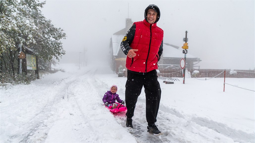Na Pustevnách v Beskydech napadl 13. íjna 2020 první sníh.