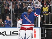 Král Manhattanu se louí. Henrik Lundqvist steil branku New York Rangers...