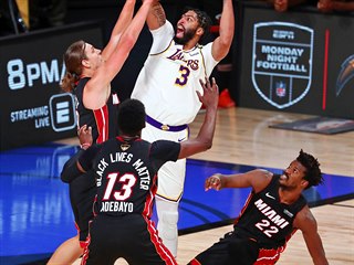 Basketbalist Los Angeles Lakers zskali po sedmnct titul v NBA.