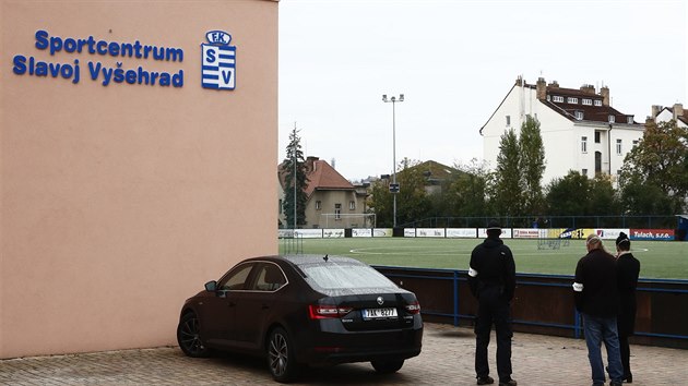 Podle serveru Lidovky.cz je jedním z obvin�ných sportovní �editel druholigového...