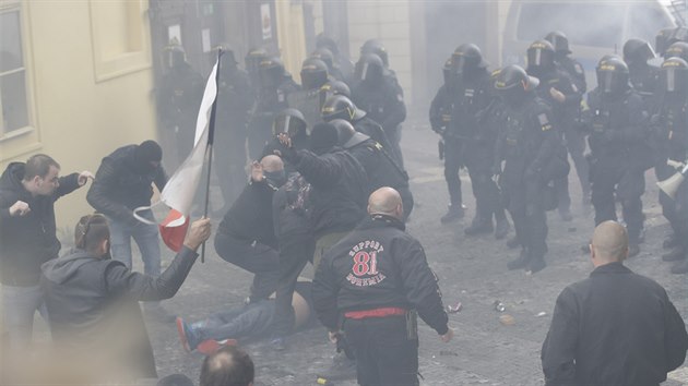 Demonstrace na Staromstském námstí v Praze.