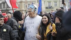 Demonstrace na Staromstském námstí v Praze. V nedli 18. íjna nechybli ani...