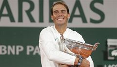 OBRAZEM: Neporaziteln krl antuky. Nadal potinct ovldl French Open, dvact grandslam kariry