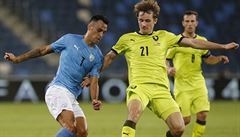 Eyal Golasa z Izraele a Alex Král z eské republiky