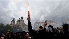 Demonstrace na Starom�stském nám�stí.