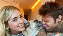 Populrn italsk zpvk Fedez a jeho manelka, mdn blogerka Chiara Ferragni.