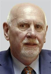 Pavel Rychetsk, politik, prvnk a od srpna 2003 pedseda stavnho soudu...