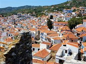 ecký ostrvek Skopelos, alias filmový Kalokairi, najdete v souostroví, jeho...