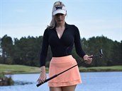 Kráska Paige Spiranacová je profesionální golfistkou
