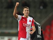 Petar Musa se raduje z vít�zství proti Leverkusenu.