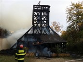 V pražské zahradě Kinských shořel dřevěný kostel sv. Michala, požár zasáhl jeho spodní část