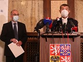 Premiér Andrej Babi (vpravo) a nový ministr zdravotnictví Jan Blatný.