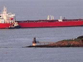 Britská policie zasahovala na tankeru v Lamanšském průlivu. Černí pasažéři vyhrožovali posádce