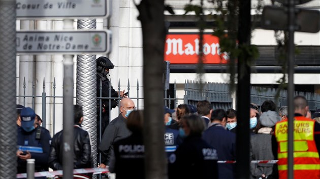 Policie v Nice vy�et�uje �tok no�em.