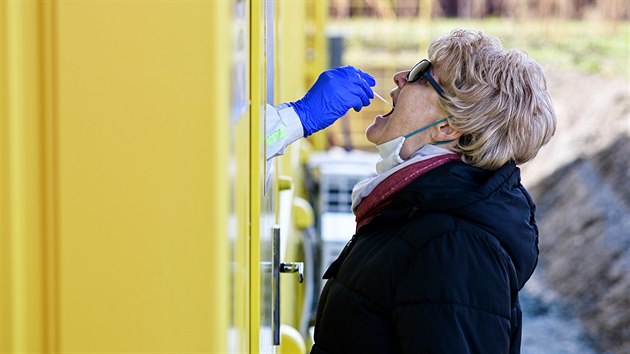 Testování na koronavirus ve FN Brno.