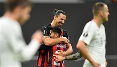 AC Milán - Sparta Praha: Brahim Diaz slaví se Zlatanem.