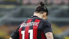Zlatan si st�uje na videohru FIFA