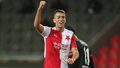 Petar Musa se raduje z vítzství proti Leverkusenu.